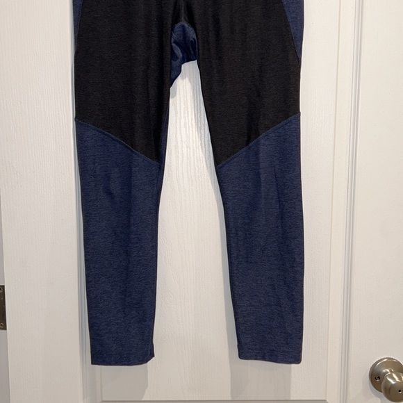 Outdoor Voices Leggings, Size Medium - Picture 4 of 9